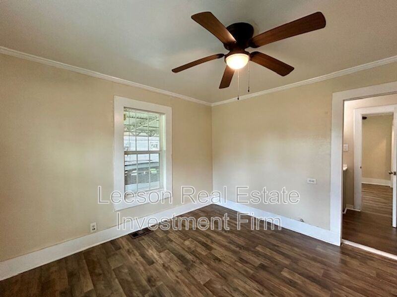 905 Rome St - Photo 5 of 12