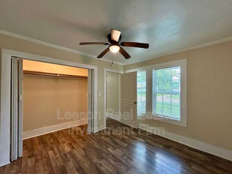 905 Rome St - Photo 6 of 12