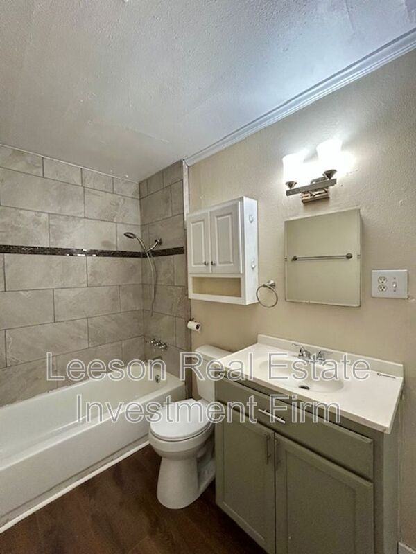 905 Rome St - Photo 7 of 12