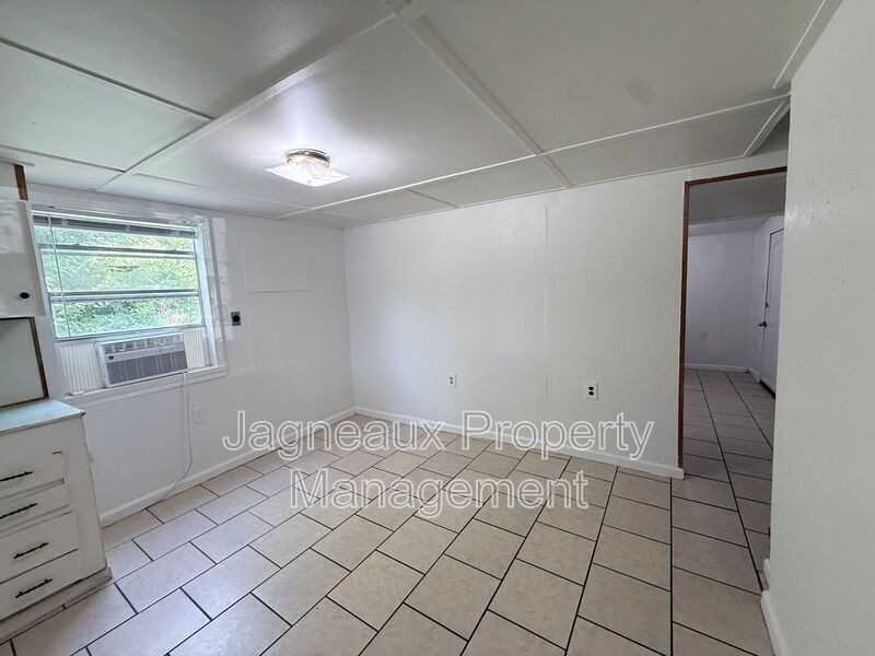 106 Fontenot Rd - Photo 3 of 10