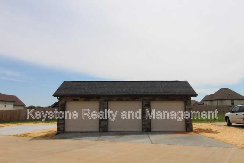 1611 Railton Ct #I - Photo 3 of 15