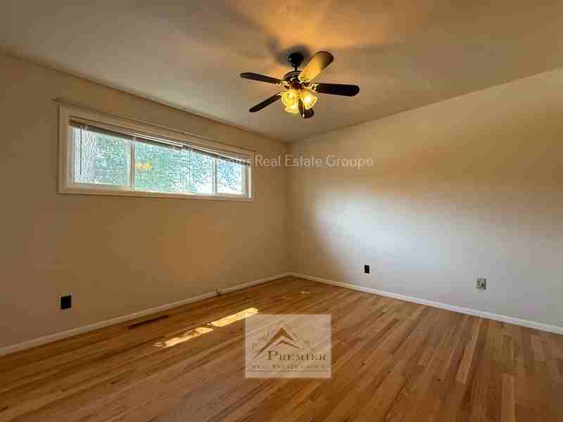 109 Jasper Dr - Photo 6 of 9