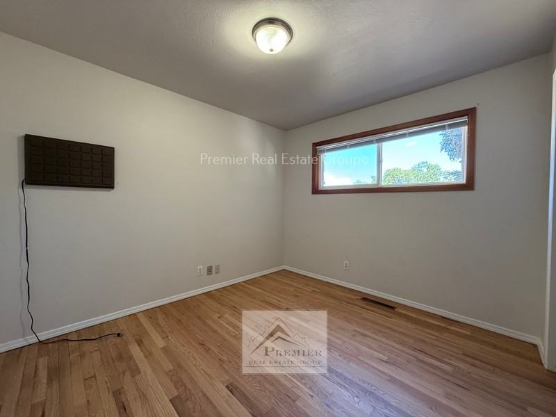 109 Jasper Dr - Photo 7 of 9