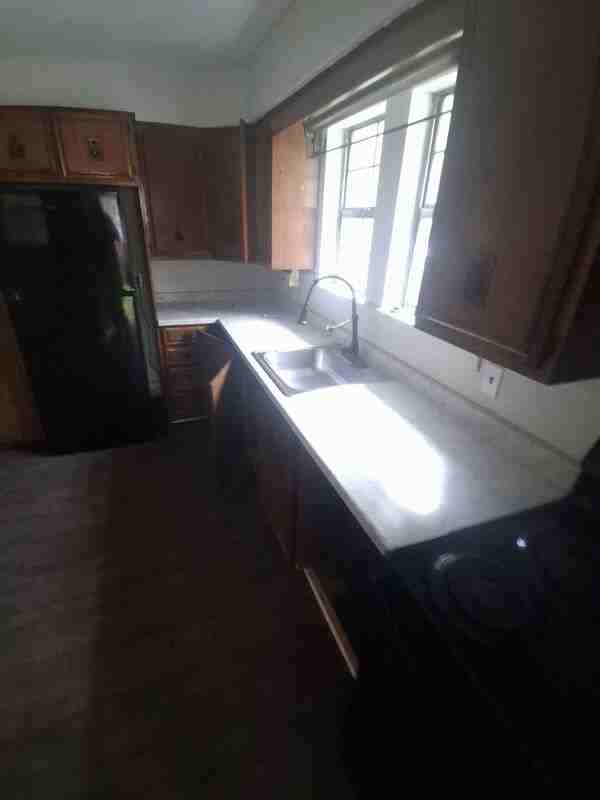 3058 Woodside Dr - Photo 3 of 27