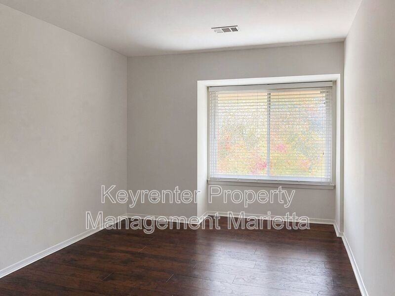 2190 Palmyra Dr Se - Photo 4 of 17