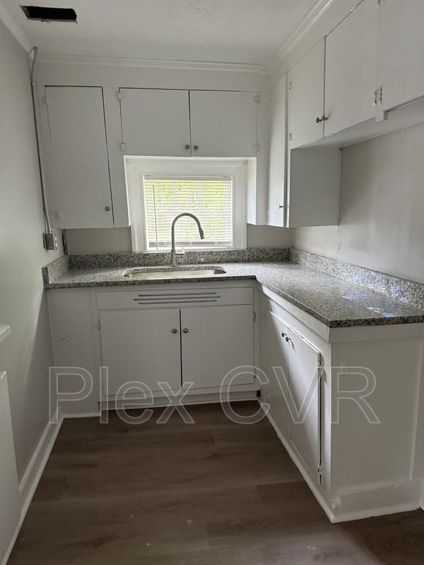 2921 12th Ave - Photo 6 of 9