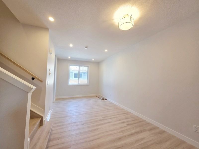 10627 149 St Nw #UP - Photo 7 of 19