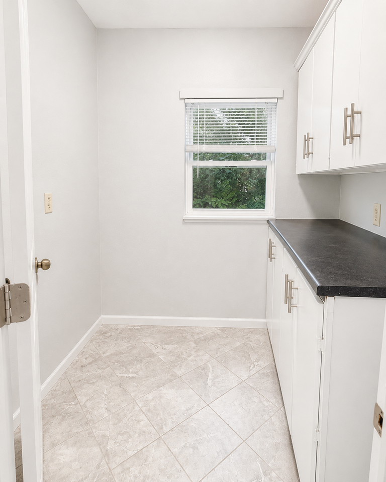 2092 Garfield Ave - Photo 3 of 15
