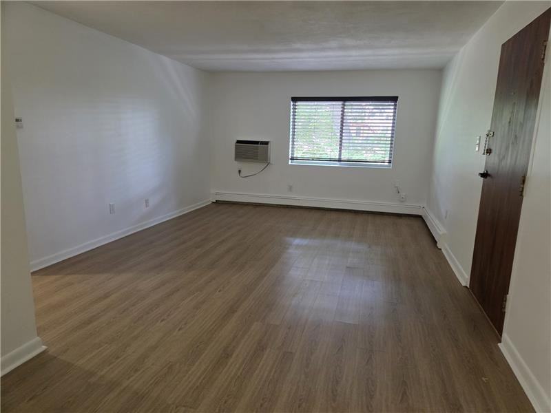 368 Lincoln St #9 - Photo 3 of 6