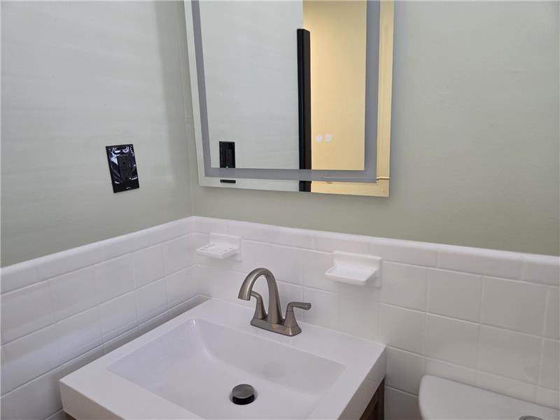 368 Lincoln St #9 - Photo 4 of 6