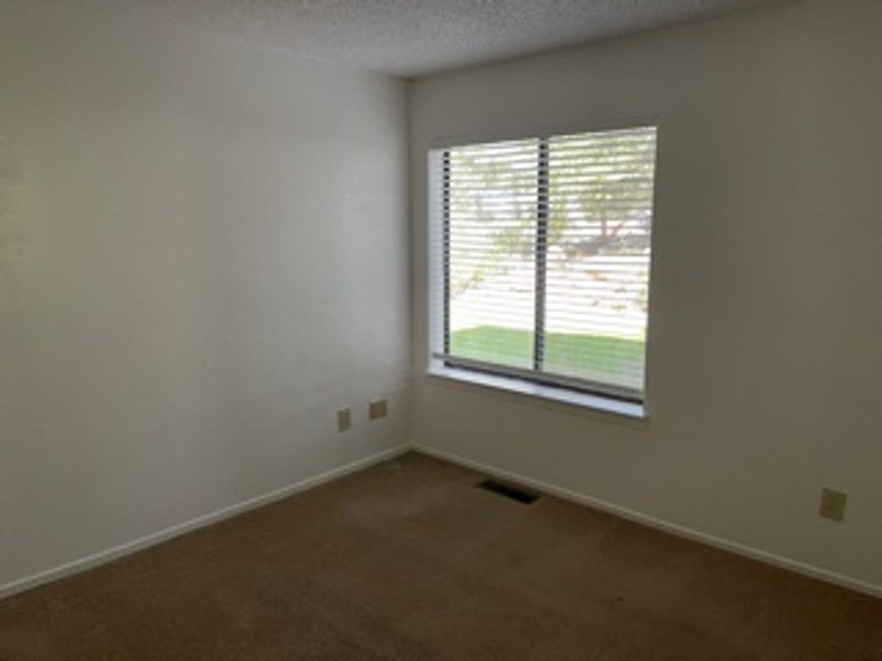770 Southwood Blvd - Photo 7 of 16