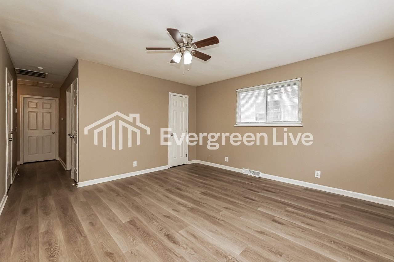 4634 Woodland Hills Blvd - Photo 3 of 15
