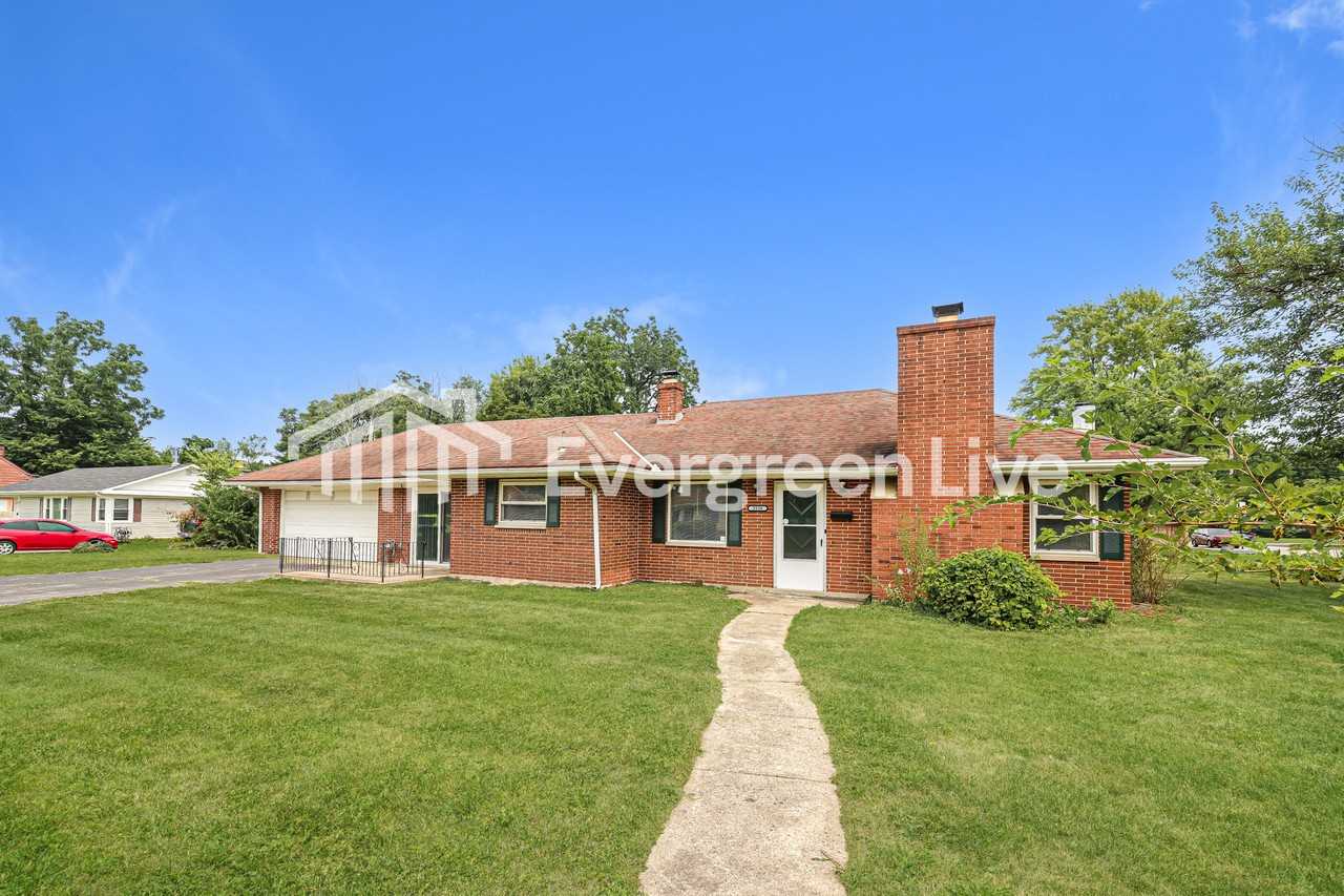 2930 Hazelwood Ave - Photo 2 of 15