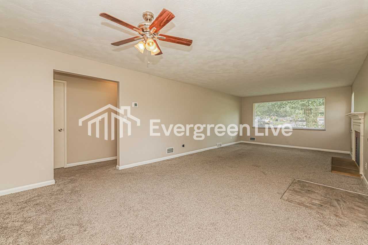 2930 Hazelwood Ave - Photo 3 of 15