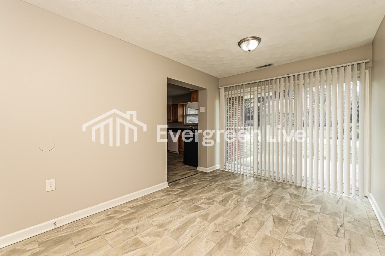2930 Hazelwood Ave - Photo 7 of 15