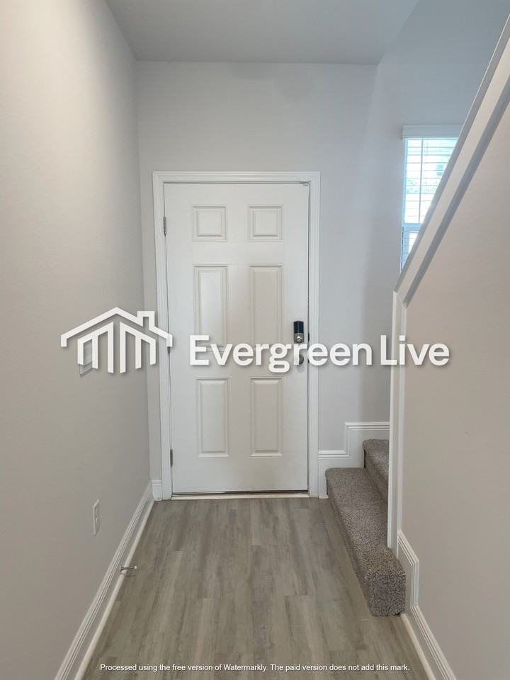 9832 Mcluvin Rd - Photo 2 of 31