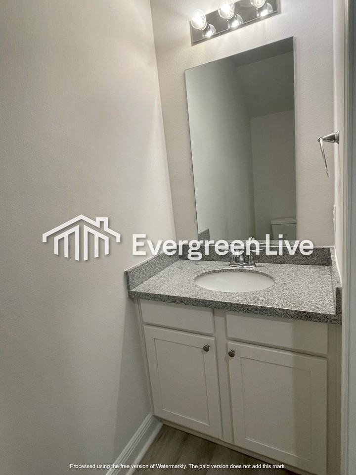 9832 Mcluvin Rd - Photo 5 of 31