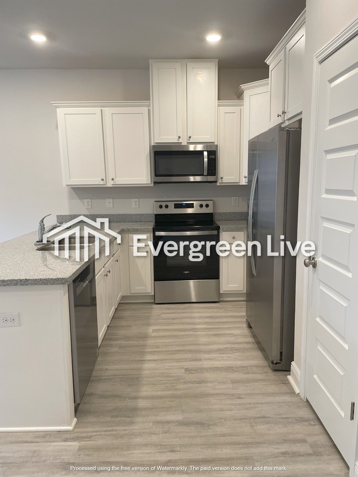 9832 Mcluvin Rd - Photo 7 of 19
