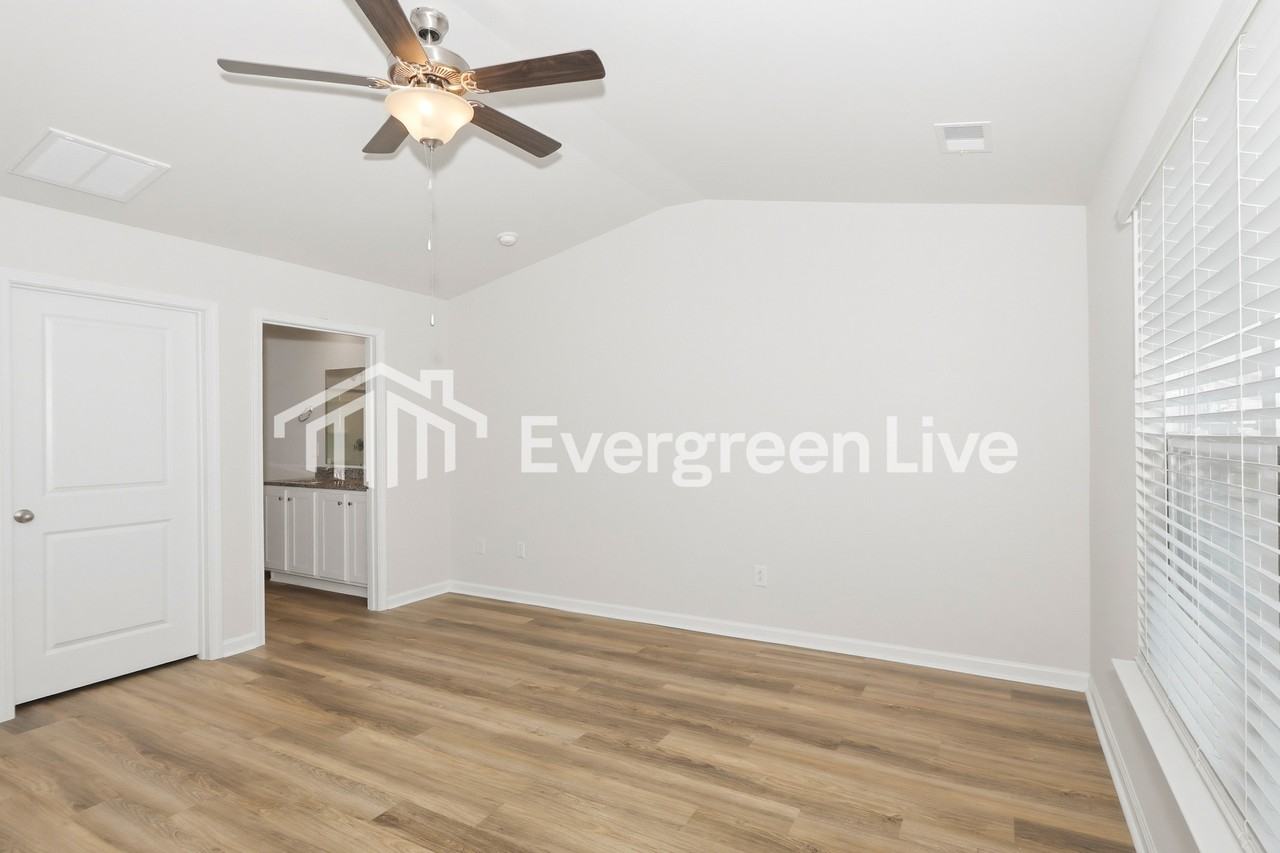 2262 Courtina Way - Photo 3 of 15