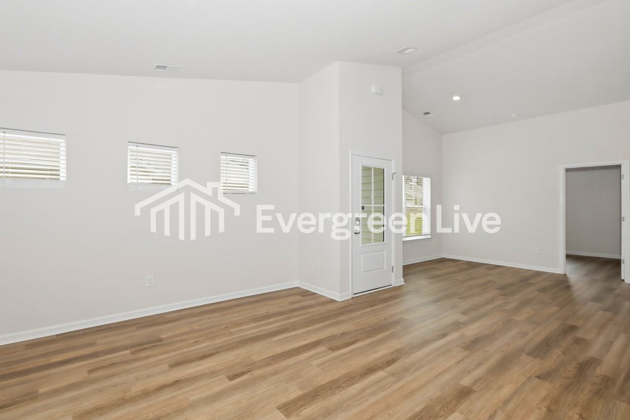 2262 Courtina Way - Photo 4 of 15