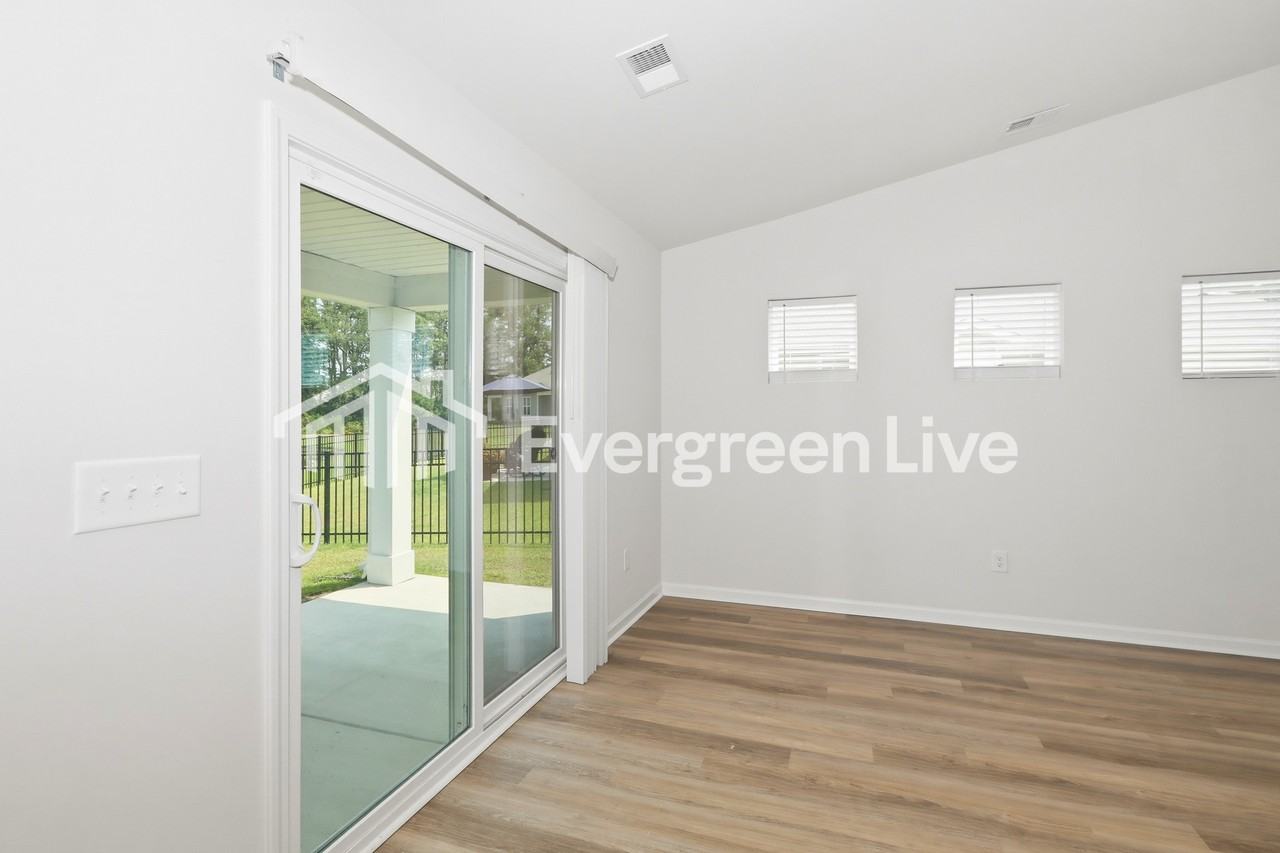 2262 Courtina Way - Photo 7 of 15