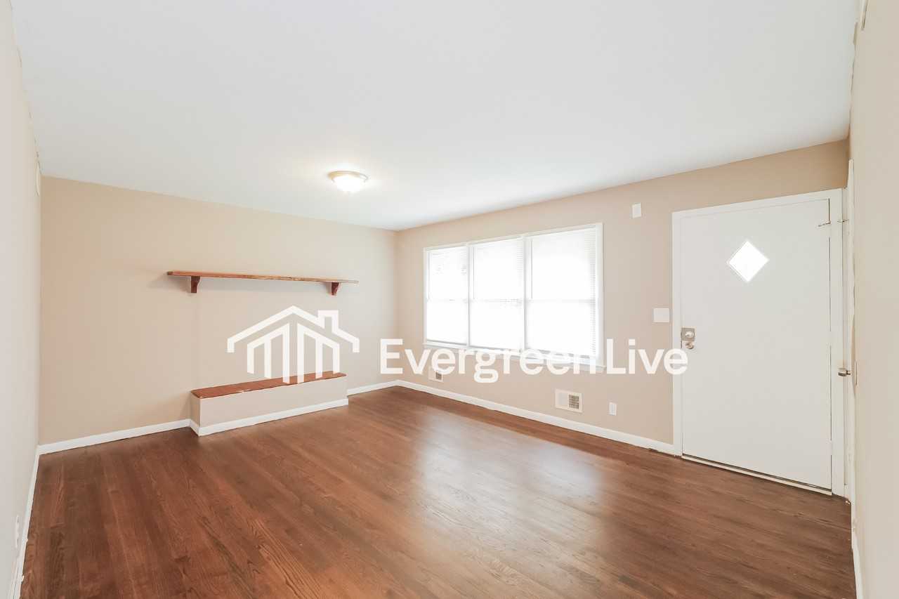 8716 Kentucky Ave - Photo 3 of 15