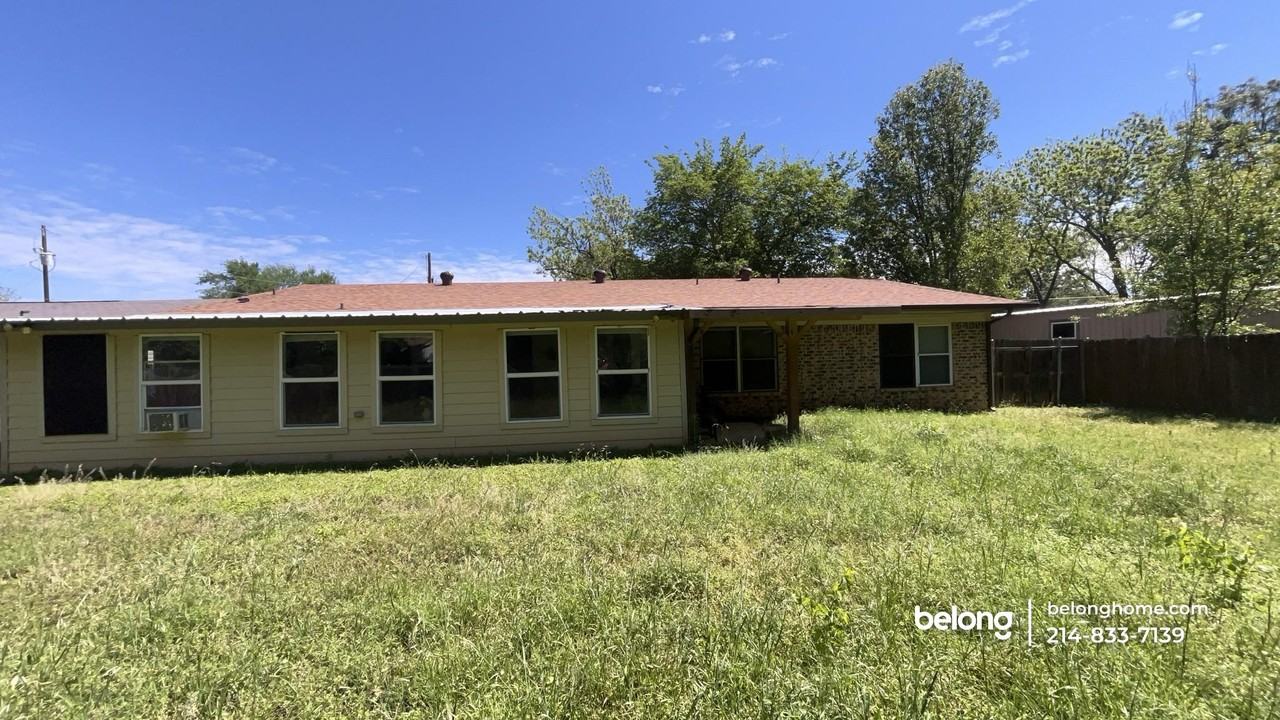 1624 Lands End St - Photo 2 of 2