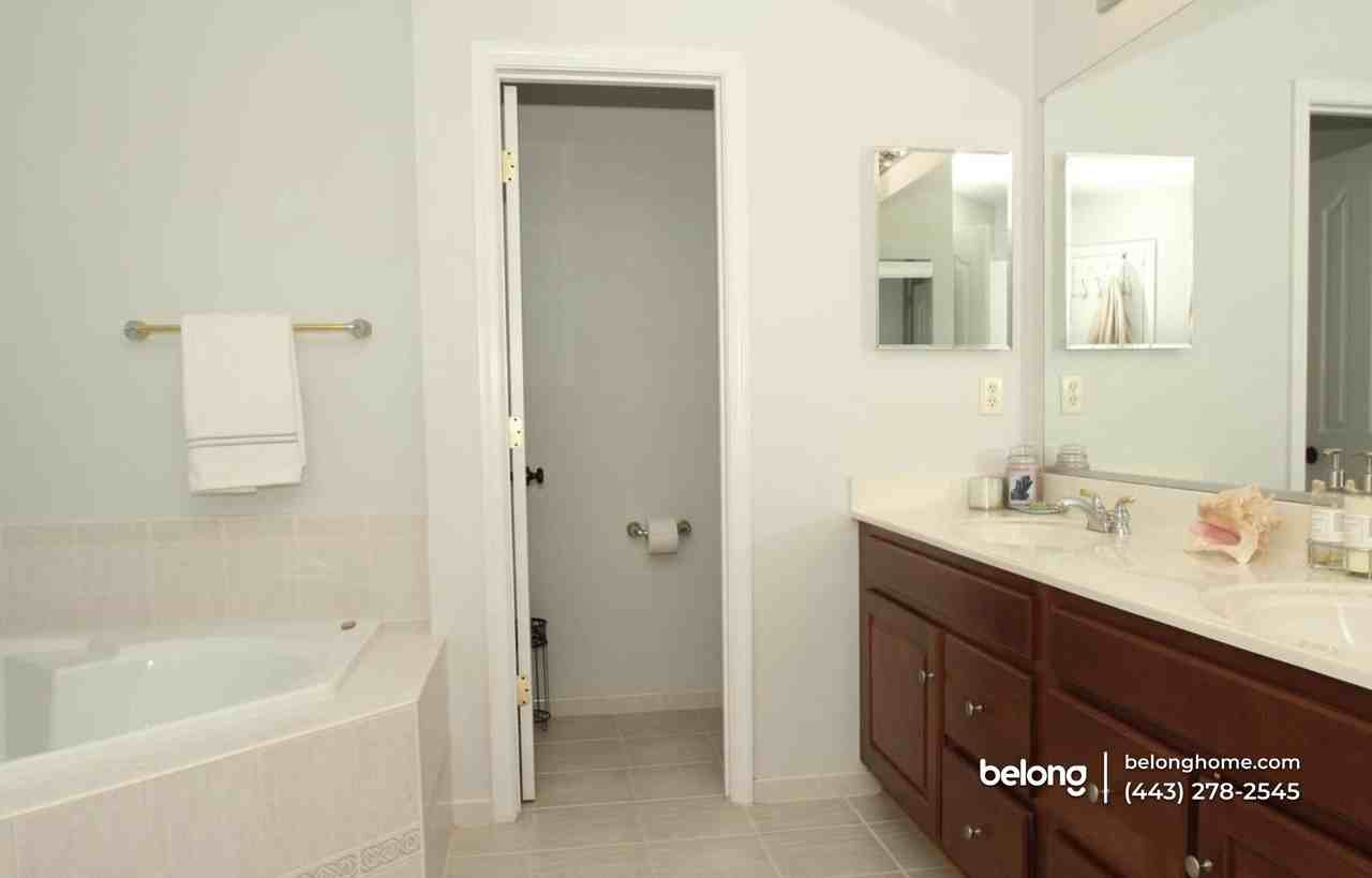 5411 Chillingham Pl - Photo 5 of 16