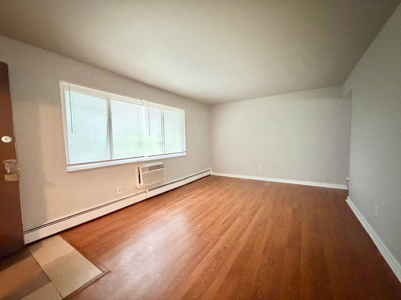 Clovernook Chateau Apartments - Photo 7 of 12