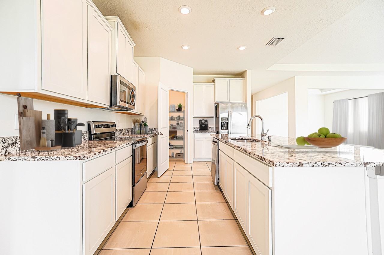796 SE 66th Ter - Photo 2 of 16