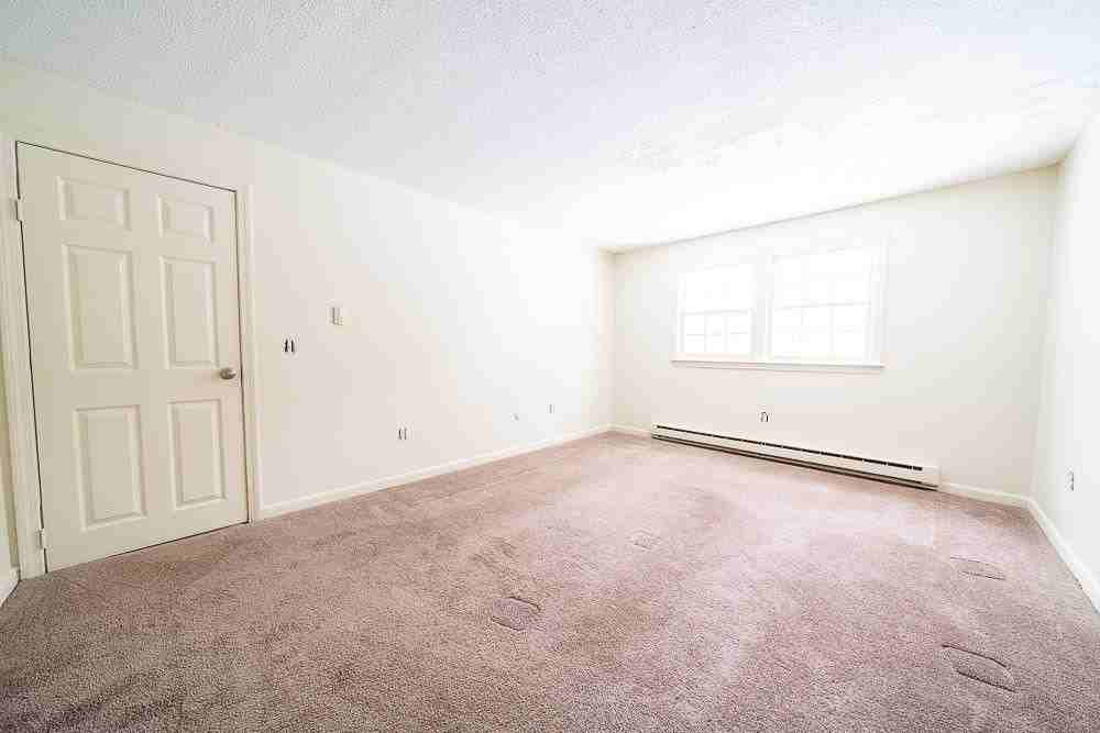 1 Charleston Ave - Photo 2 of 4