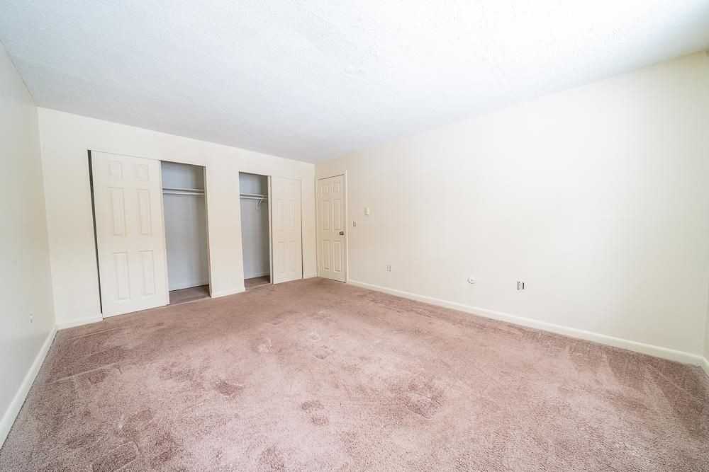 1 Charleston Ave - Photo 3 of 4