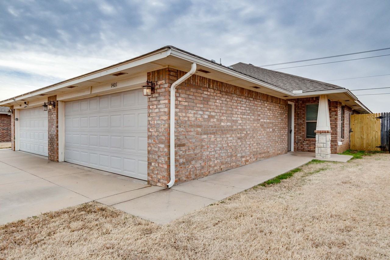 1407 Macalpine St - Photo 3 of 31