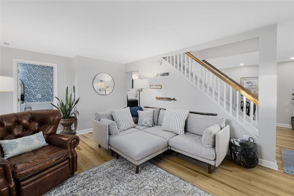208 Marlborough St ##4 - Photo 5 of 36