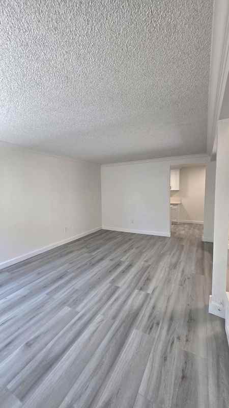 1334 Engracia Ave - Photo 2 of 17