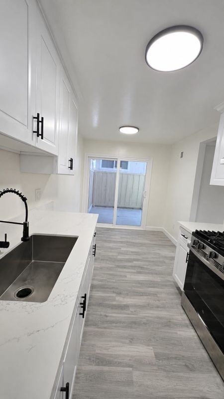 1334 Engracia Ave - Photo 3 of 17