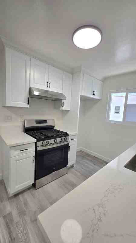 1334 Engracia Ave - Photo 5 of 17