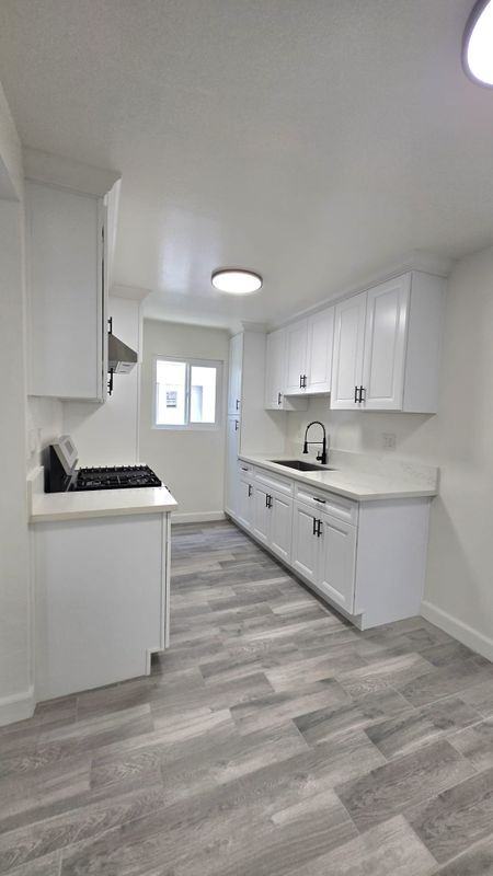 1334 Engracia Ave - Photo 7 of 17