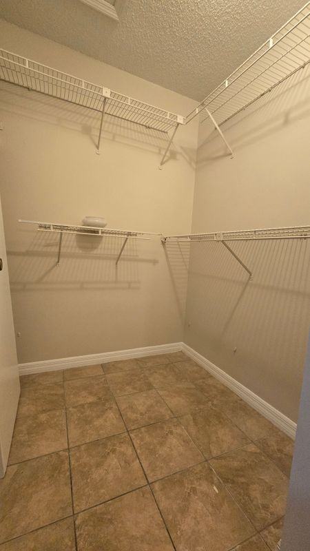 1657 Tremont Ln - Photo 6 of 19