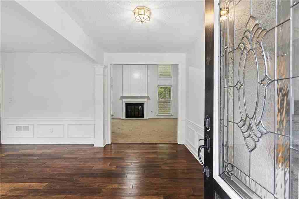 6285 Barwick Ln - Photo 4 of 30