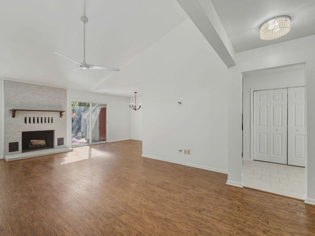 1077 Sardis Cove Dr - Photo 7 of 20