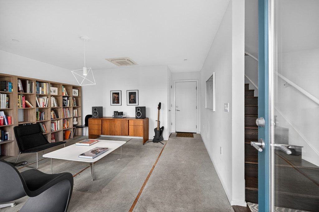 979 Eames Walk - Photo 5 of 45