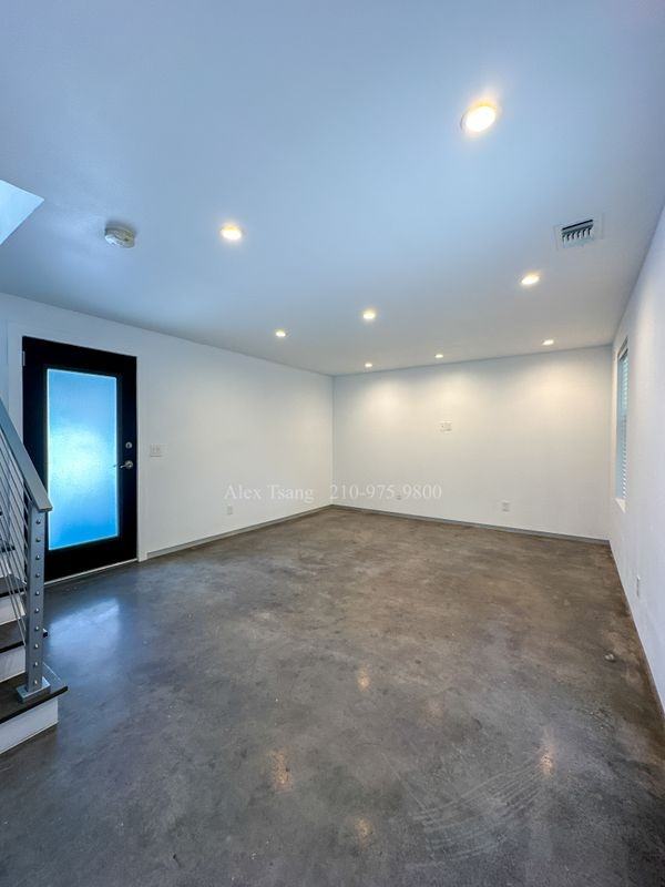 225 S Pine St ##202 - Photo 4 of 27