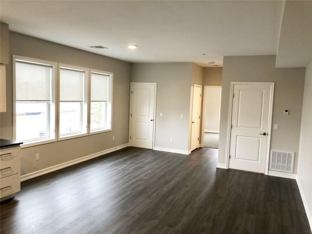 40 Jones St ##203 - Photo 4 of 8