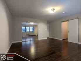 5536 N Sheridan Rd - Photo 1 of 1