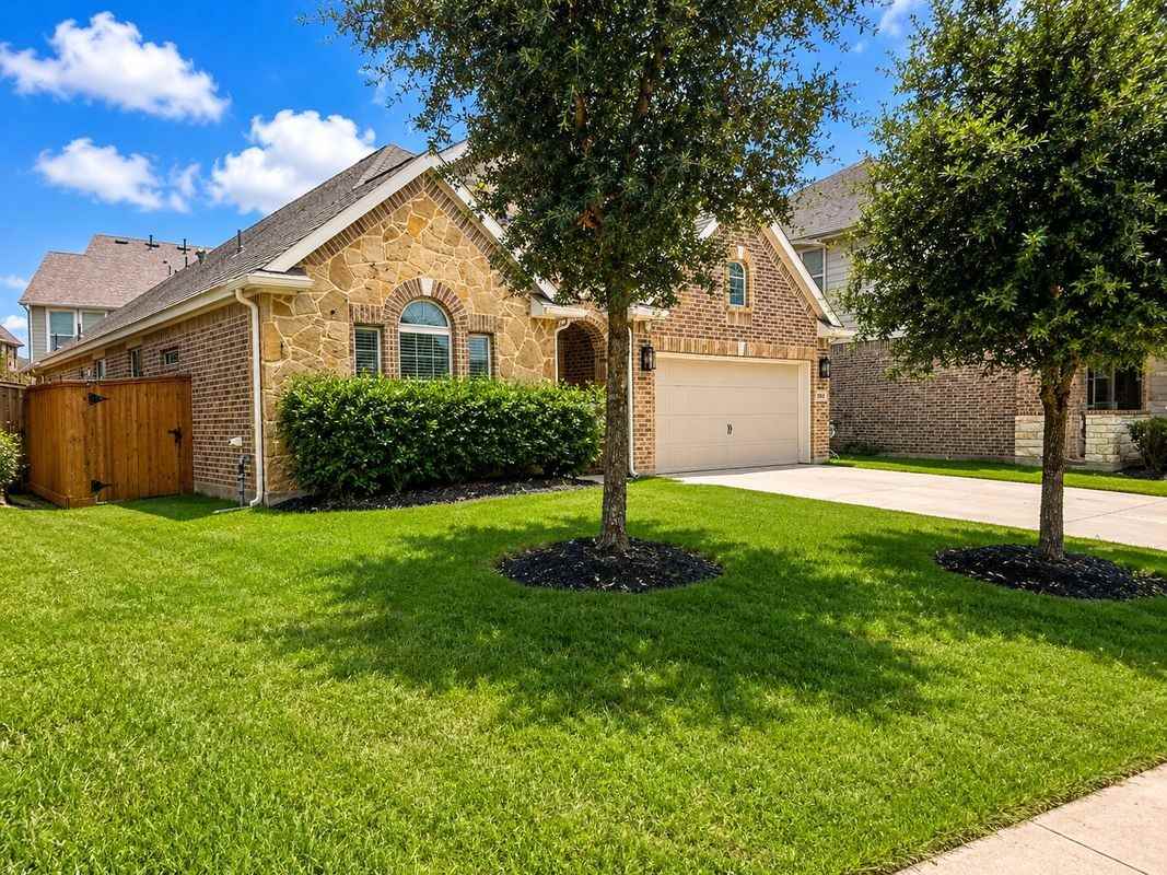 23311 Verita Ct - Photo 3 of 25