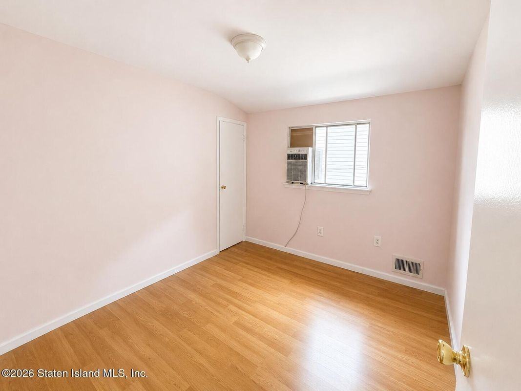 27 Luke Ct - Photo 6 of 7