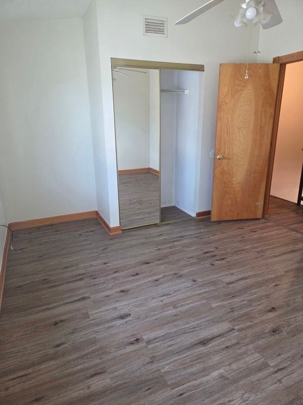 3915 Mount Sterling Ave - Photo 3 of 10