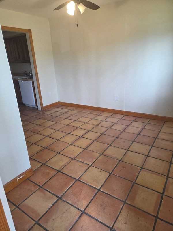 3915 Mount Sterling Ave - Photo 7 of 10