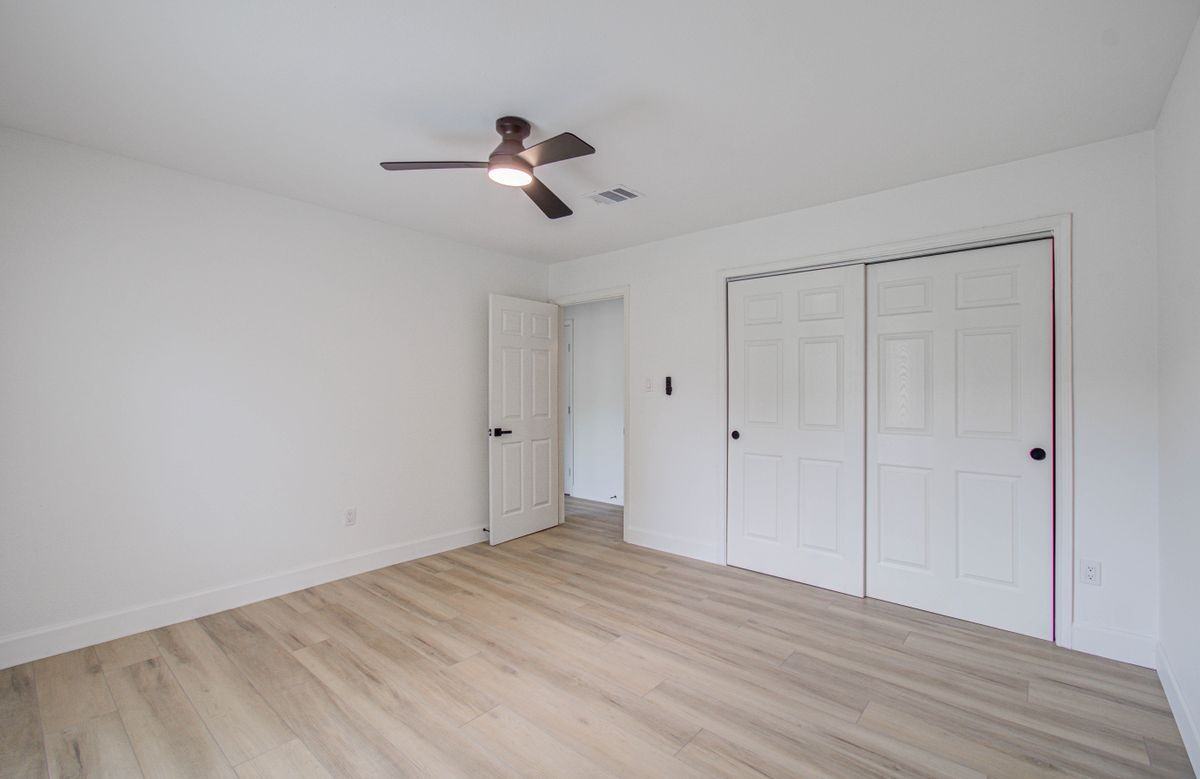 15448 Chipman Ln - Photo 5 of 23
